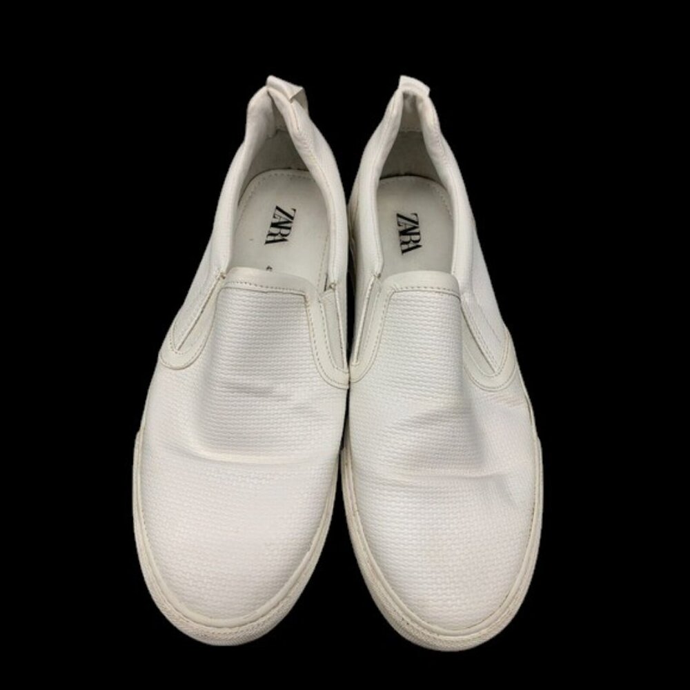 Zara Slip-On Sneakers Men’s 10 White Casual Low Top‎ Textured Rubber Sole Shoes